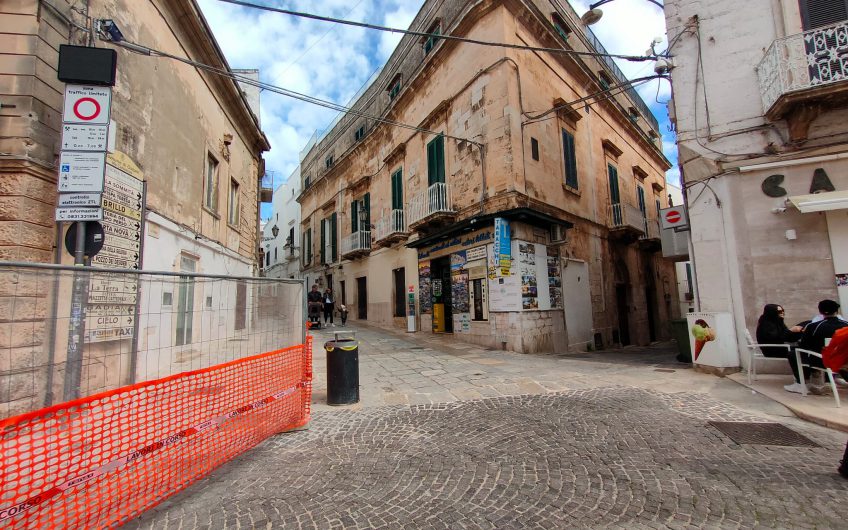 Ostuni – Locale Commerciale in Via Cattedrale 2 #noncompratecaseacaso