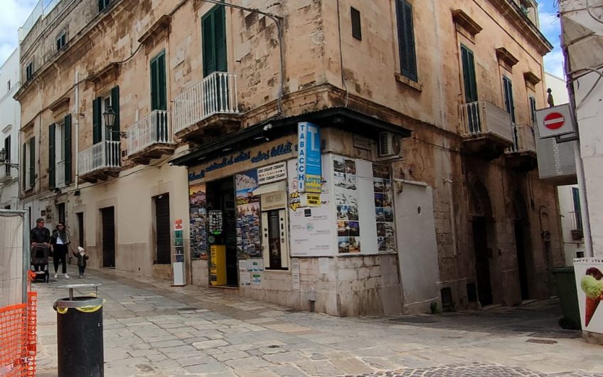 Ostuni – Locale Commerciale in Via Cattedrale 2 #noncompratecaseacaso