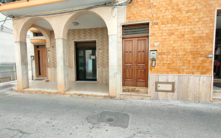 Montalbano di Fasano  – Locale Commerciale e locale deposito. #noncompratecaseacaso