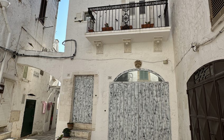 Ostuni – Palazzotto via Pompeo Petrelli #noncompratecaseacaso