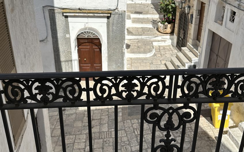 Ostuni – Palazzotto via Pompeo Petrelli #noncompratecaseacaso